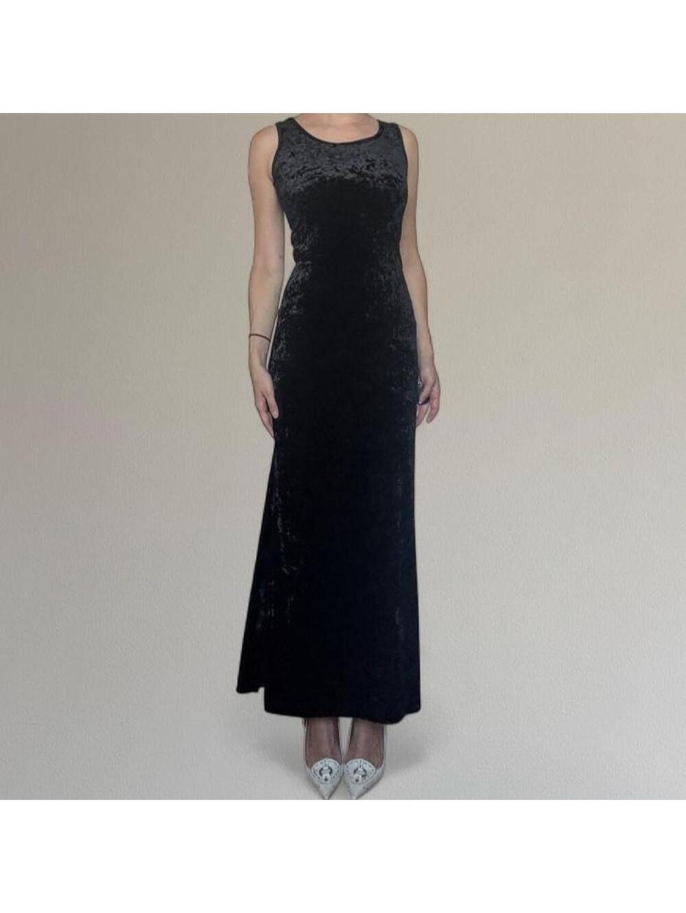 90s crushed velvet maxi dress. Best fits XS/S.